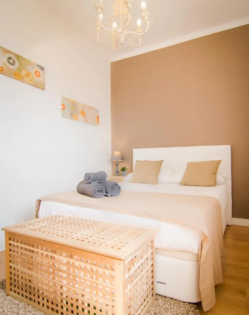 Holidays2Malaga Terraza & Junto Puerto Deportivo Appartement